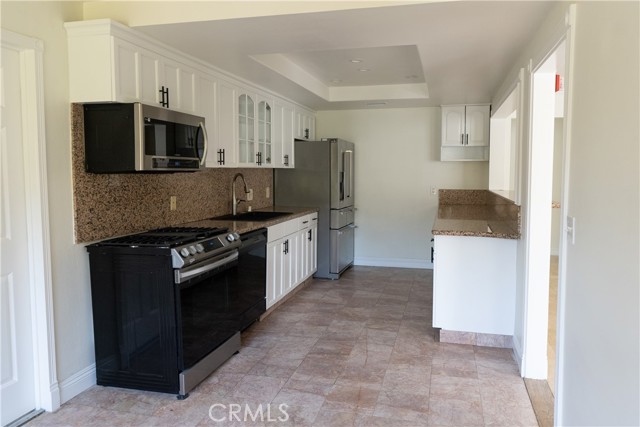 Detail Gallery Image 6 of 37 For 490 S Old Ranch Rd, Anaheim Hills,  CA 92808 - 5 Beds | 3 Baths