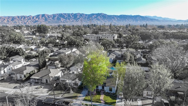 650 Kenwood Street, Burbank, California 91505, 4 Bedrooms Bedrooms, ,3 BathroomsBathrooms,Single Family Residence,For Sale,Kenwood,BB25010407