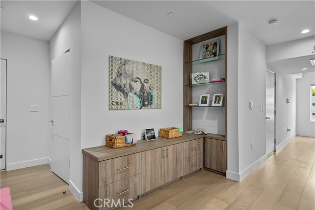 14157 Tiara Street, Sherman Oaks CA: https://media.crmls.org/medias/93a81a9d-64a6-490e-8478-a38848b0fb1d.jpg