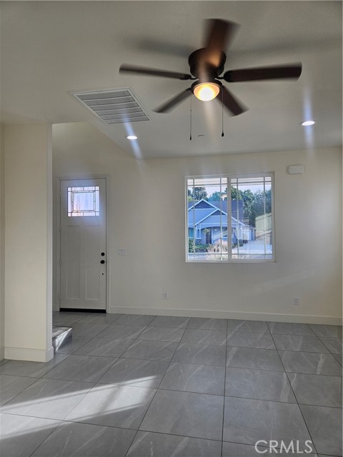 Detail Gallery Image 4 of 13 For 5151 Peony Ct, Riverside,  CA 92556 - 4 Beds | 2/1 Baths