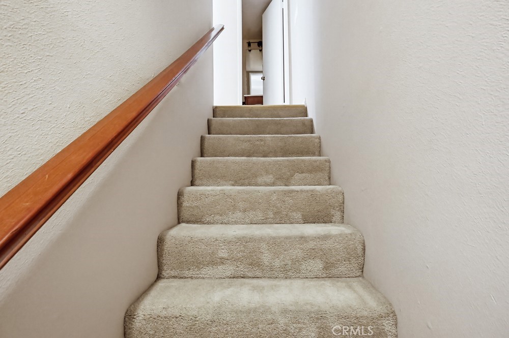 https://media.crmls.org/medias/93a8b10a-dc9a-4e7f-b584-1f27199a2228.jpg?preset=X-Large
