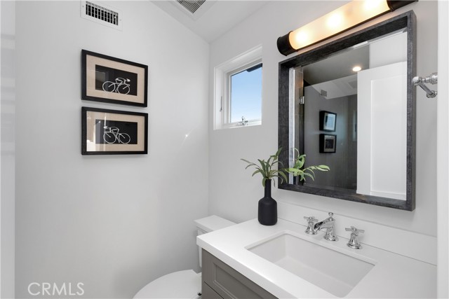 603 1/2 Marguerite Avenue, Corona del Mar CA: https://media.crmls.org/medias/93a91623-ed45-4e78-91f8-b4d447526561.jpg