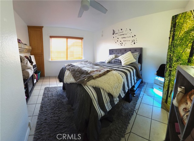 Detail Gallery Image 9 of 17 For 27657 Ironstone Dr #2,  Canyon Country,  CA 91387 - 2 Beds | 2/1 Baths