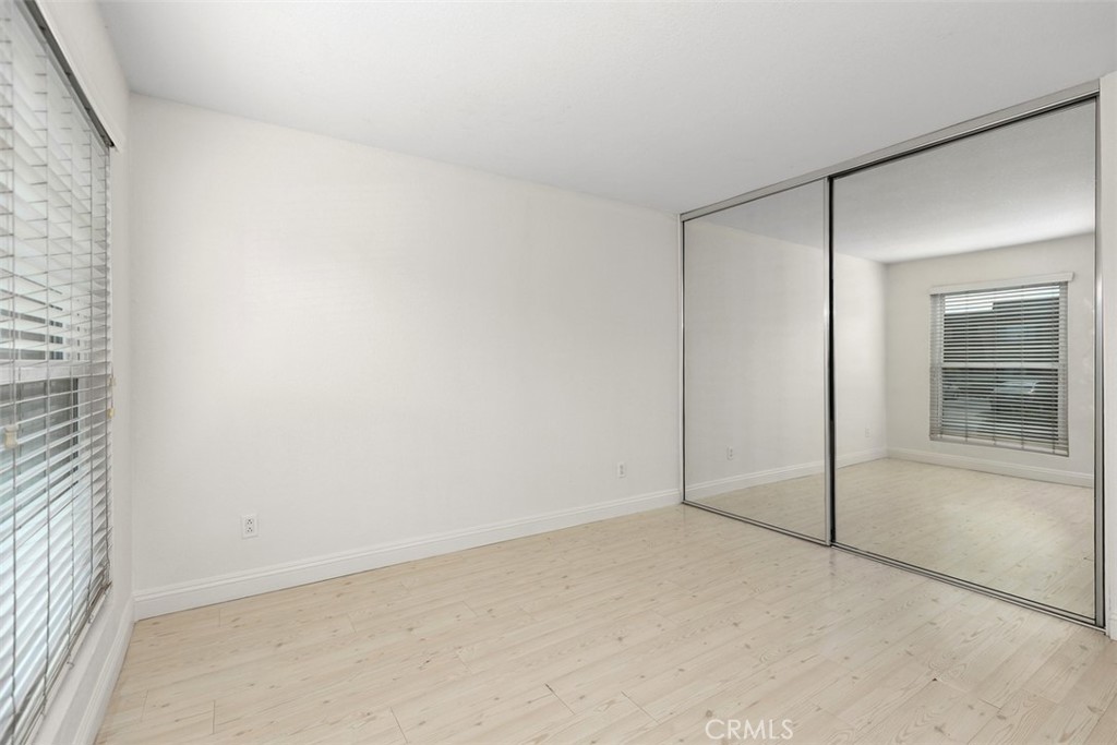 MLS #OC25237663 image #9