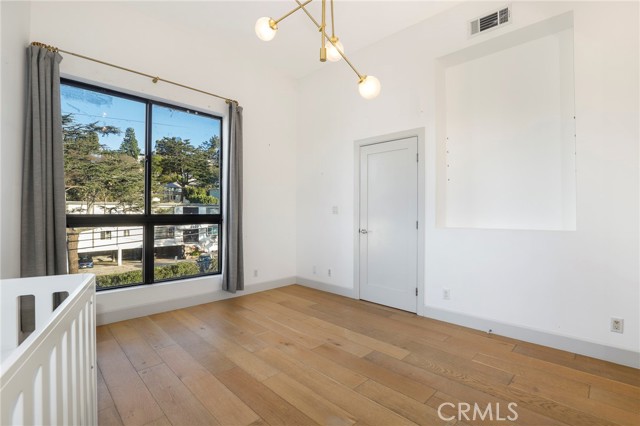 Detail Gallery Image 28 of 46 For 2400 Glendale Ct, Los Angeles,  CA 90039 - 3 Beds | 3 Baths