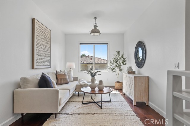 12 Gardenia, Lake Forest CA: https://media.crmls.org/medias/93aad0f3-6fcd-464f-bdb5-08dde34e5a1c.jpg