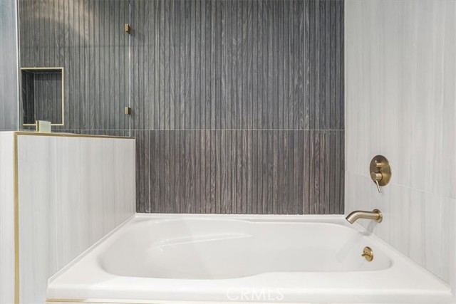 3131 Michelson Drive, Irvine CA: https://media.crmls.org/medias/93ab0893-a39d-4877-a9fe-f4e0163266bb.jpg