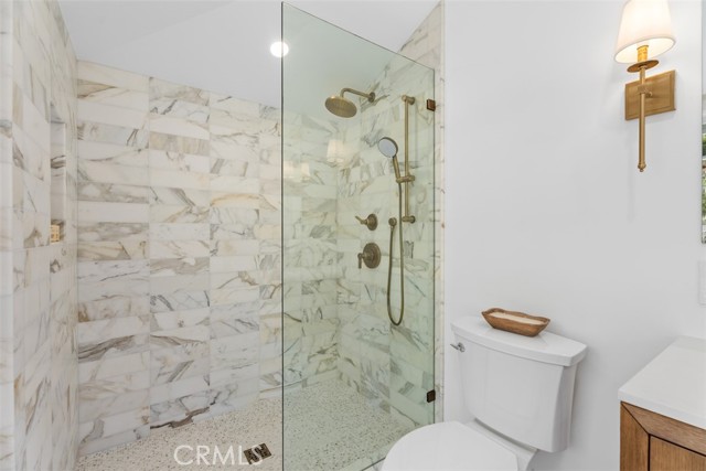 Detail Gallery Image 26 of 48 For 307 Emerald Bay, Laguna Beach,  CA 92651 - 5 Beds | 4/1 Baths