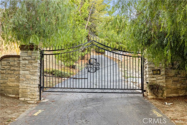 Image 43 of 50 For 16337 Ravenglen Road