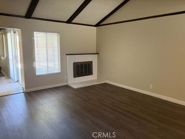 https://media.crmls.org/medias/93ab8d24-c1a7-4d50-9daf-c4e250259ba7.jpg?preset=X-Large