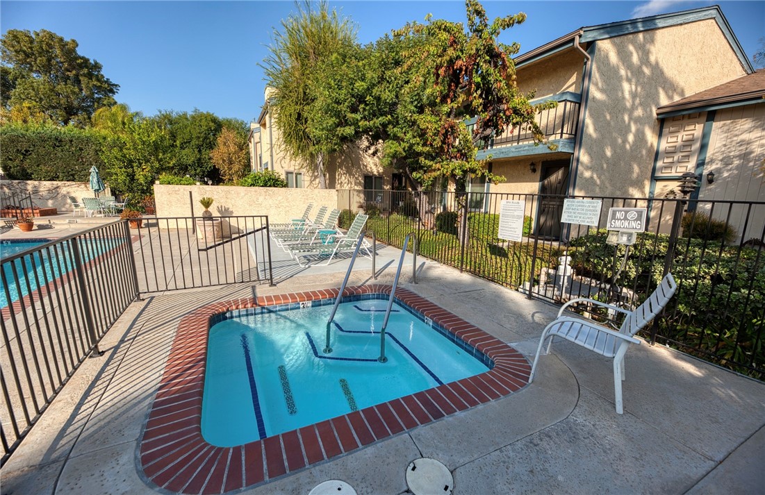 Detail Gallery Image 26 of 26 For 16739 Vanowen St #C,  Van Nuys,  CA 91406 - 2 Beds | 2 Baths