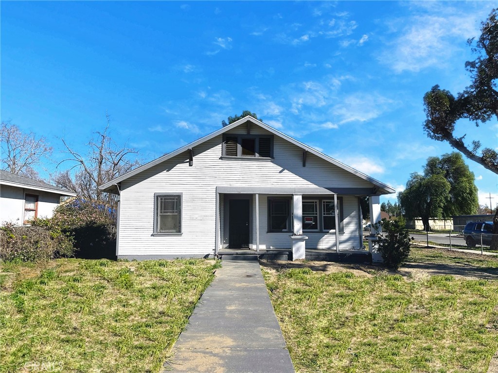 9089 Olive Street, Fontana, CA 92335
