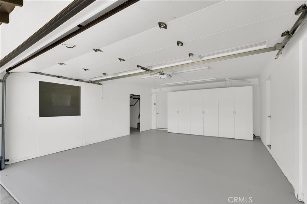 https://media.crmls.org/medias/93acafb0-6d26-4bdf-9e22-a1a91a6d9cb0.jpg?preset=X-Large