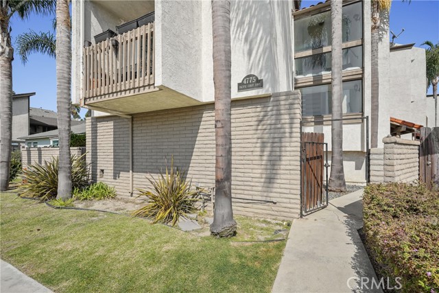 Detail Gallery Image 4 of 29 For 4775 E Pacific Coast #304,  Long Beach,  CA 90804 - 2 Beds | 2 Baths