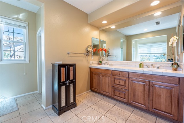 Detail Gallery Image 28 of 69 For 26815 Pine Cliff Pl, Valencia,  CA 91381 - 5 Beds | 4/1 Baths