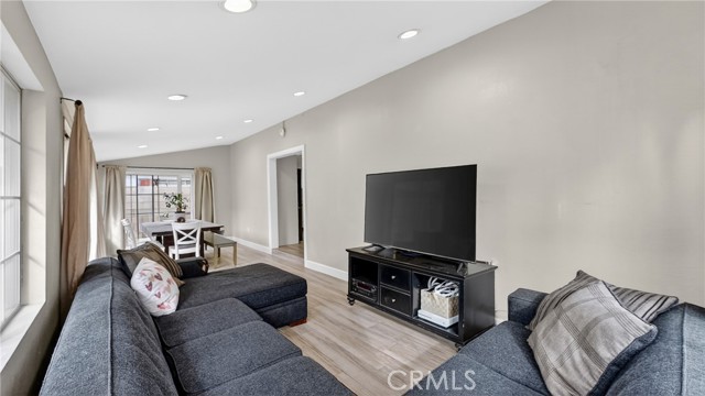 Detail Gallery Image 15 of 48 For 1624 La Paloma, Placentia,  CA 92870 - 4 Beds | 3 Baths