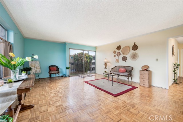 191 Kennebec Avenue, Long Beach CA: https://media.crmls.org/medias/93adc1c5-9c9a-4f31-a657-821c9ef4483f.jpg