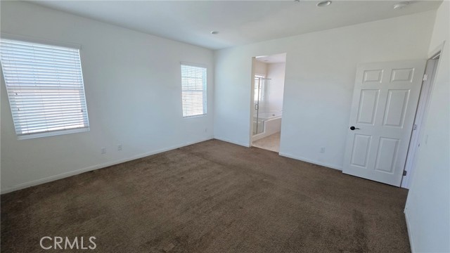 Detail Gallery Image 11 of 25 For 2915 E via Terrano, Ontario,  CA 91764 - 3 Beds | 2/1 Baths