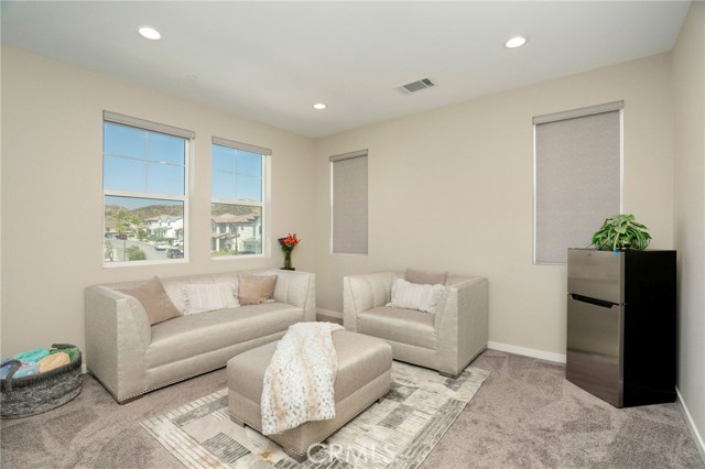 Detail Gallery Image 15 of 46 For 28511 Sparrow Way, Saugus,  CA 91350 - 5 Beds | 5 Baths