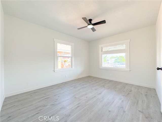 127 E 65th Street, Los Angeles CA: https://media.crmls.org/medias/93ae3921-5481-449a-81b0-4b5d8b9220f2.jpg