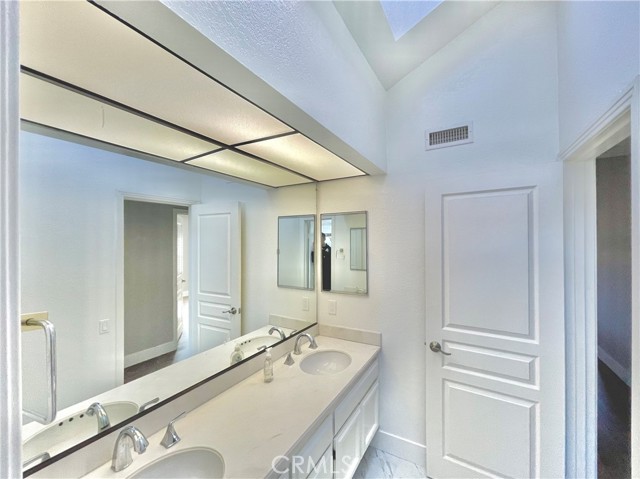 Detail Gallery Image 14 of 22 For 10 Ramada, Irvine,  CA 92620 - 4 Beds | 3 Baths