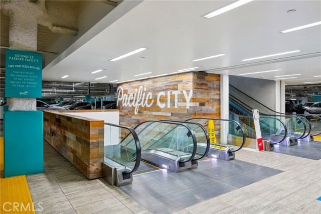 21254 Lorca Circle, Huntington Beach CA: https://media.crmls.org/medias/93aef974-b472-4087-ba6a-833af340a6f9.jpg