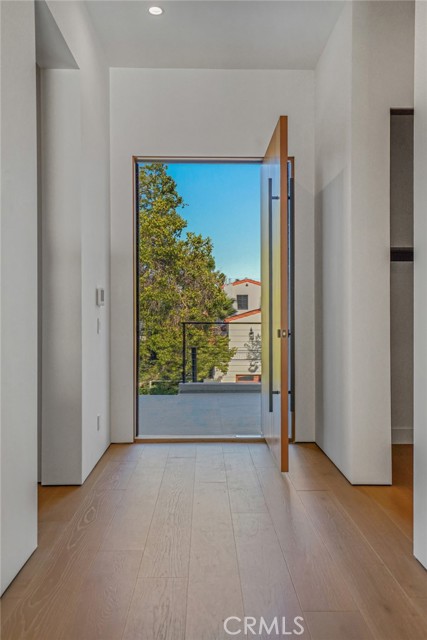 4219 Costello Avenue, Sherman Oaks CA: https://media.crmls.org/medias/93af70dc-b11c-44a6-9838-30e310d1cf2b.jpg