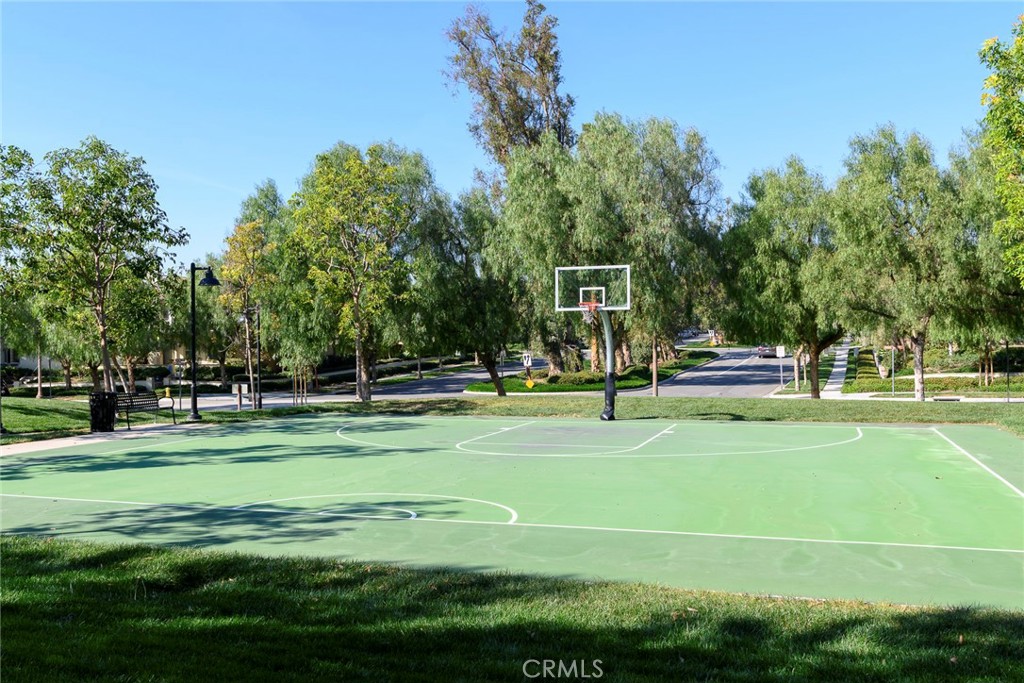 https://media.crmls.org/medias/93af8aa4-5133-4f6a-88d4-744069017d22.jpg?preset=X-Large