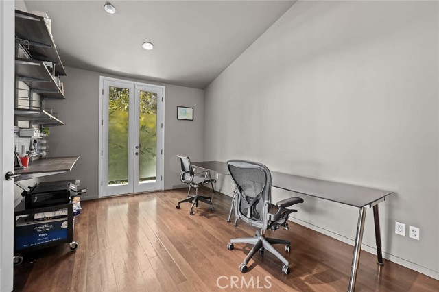 2420 Bowmont Drive, Beverly Hills CA: https://media.crmls.org/medias/93afc309-cc32-42d8-aa27-70cfe8c03821.jpg