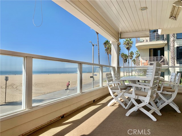 Detail Gallery Image 7 of 42 For 3003 Ocean Front Walk, Venice,  CA 90291 - 3 Beds | 3 Baths