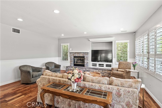 Detail Gallery Image 28 of 75 For 27371 Blueridge Dr, Valencia,  CA 91354 - 6 Beds | 4 Baths
