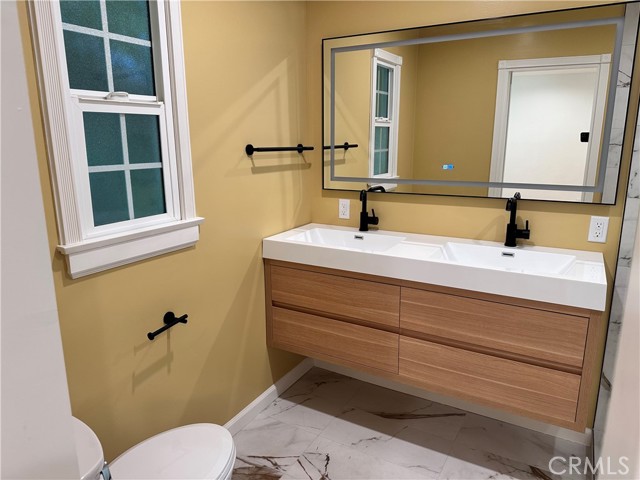 Detail Gallery Image 23 of 47 For 5369 Topeka Dr, Tarzana,  CA 91356 - 3 Beds | 2/1 Baths