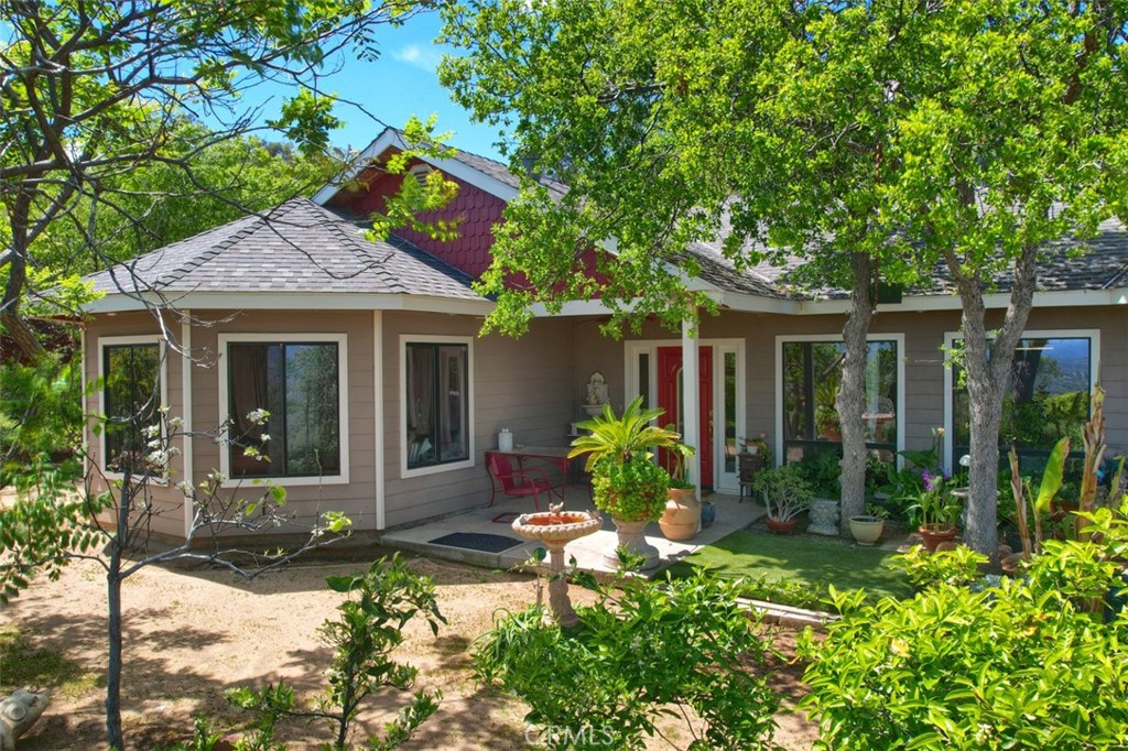 42625 Red Top Mountain Court