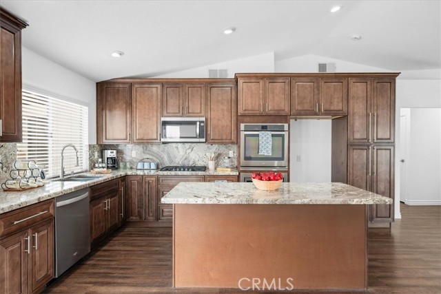 4758 Don Diego, San Bernardino CA: https://media.crmls.org/medias/93b2a7ec-1464-4f9a-927f-b897be6a4b9c.jpg