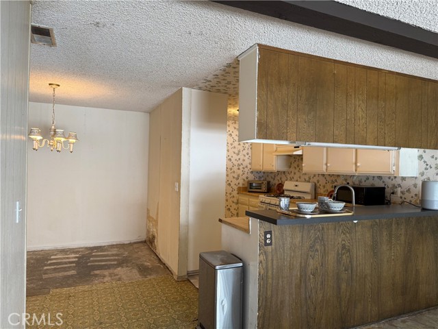 Detail Gallery Image 7 of 22 For 9025 Willis Ave #141,  Panorama City,  CA 91402 - 3 Beds | 2 Baths