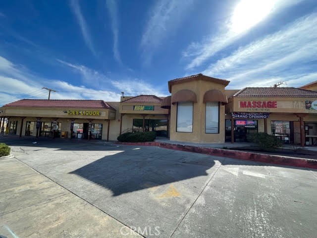 16137 Green Tree Boulevard, Victorville, California 92392, ,Commercial Lease,For Rent,16137 Green Tree Boulevard,CRHD23057986
