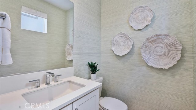 Detail Gallery Image 7 of 24 For 27537 Grand Fir Way, Valencia,  CA 91381 - 2 Beds | 2/1 Baths