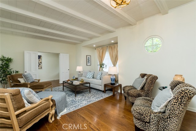 Detail Gallery Image 6 of 34 For 3554 Yorkshire Rd, Pasadena,  CA 91107 - 2 Beds | 2 Baths