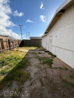 Detail Gallery Image 6 of 34 For 16366 Walnut, Hesperia,  CA 92345 - 2 Beds | 1 Baths