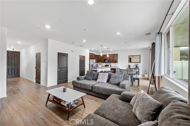 17689 Cornsilk Lane, San Bernardino CA: https://media.crmls.org/medias/93b57881-3688-414d-8e6d-f65be814cf3b.jpg
