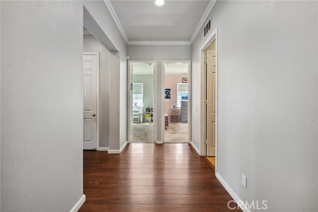 10237 Cotoneaster Street, Apple Valley CA: https://media.crmls.org/medias/93b5f521-972a-435c-8a21-061ed5831cf8.jpg