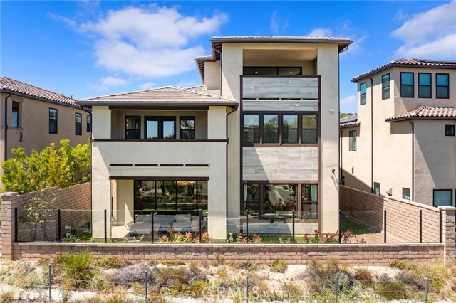 Detail Gallery Image 3 of 75 For 27 Alessio, Lake Forest,  CA 92630 - 5 Beds | 4/2 Baths
