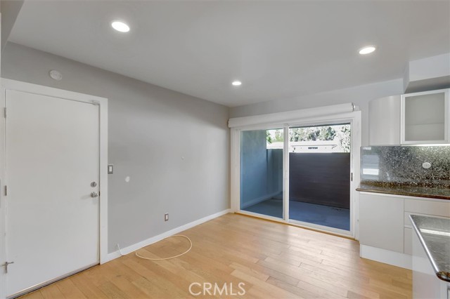 Detail Gallery Image 23 of 65 For 24216 Calvert St, Woodland Hills,  CA 91367 - 5 Beds | 3/1 Baths