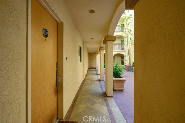 1828 Glendon Avenue, Los Angeles CA: https://media.crmls.org/medias/93b7b1c3-e4a9-4ab5-befd-abea53bb9a11.jpg