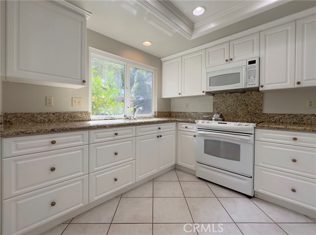 Detail Gallery Image 6 of 37 For 27836 Torroba, Mission Viejo,  CA 92692 - 2 Beds | 2 Baths
