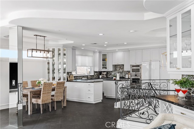 225 Rosecrans Place, Manhattan Beach, California 90266, 3 Bedrooms Bedrooms, ,3 BathroomsBathrooms,Residential,Sold,Rosecrans,SB23067054