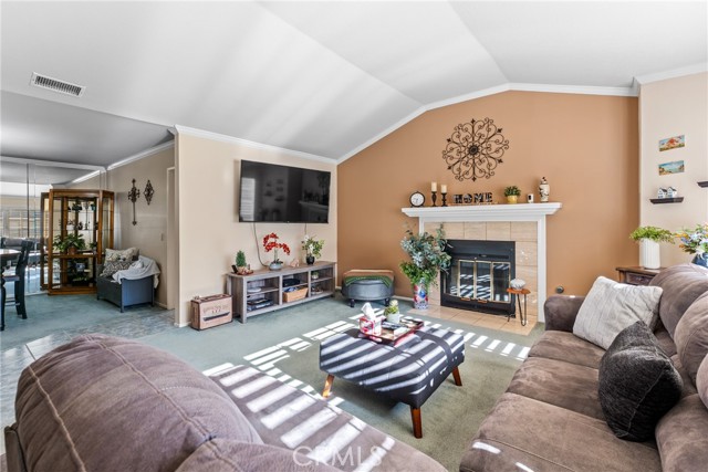 Detail Gallery Image 12 of 40 For 2193 Lorraine, Upland,  CA 91784 - 3 Beds | 2 Baths