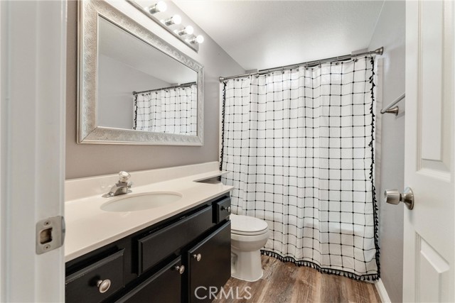 Detail Gallery Image 16 of 31 For 5809 Almond Valley Way, Lancaster,  CA 93536 - 4 Beds | 3 Baths