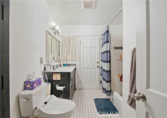 Detail Gallery Image 22 of 29 For 10851 Woodbine, Los Angeles,  CA 90034 - 2 Beds | 1 Baths