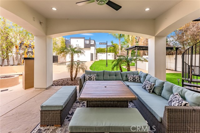 23123 Oxnard Street, Woodland Hills CA: https://media.crmls.org/medias/93b8acfe-c52b-43ad-826f-b1019c8e1eb2.jpg